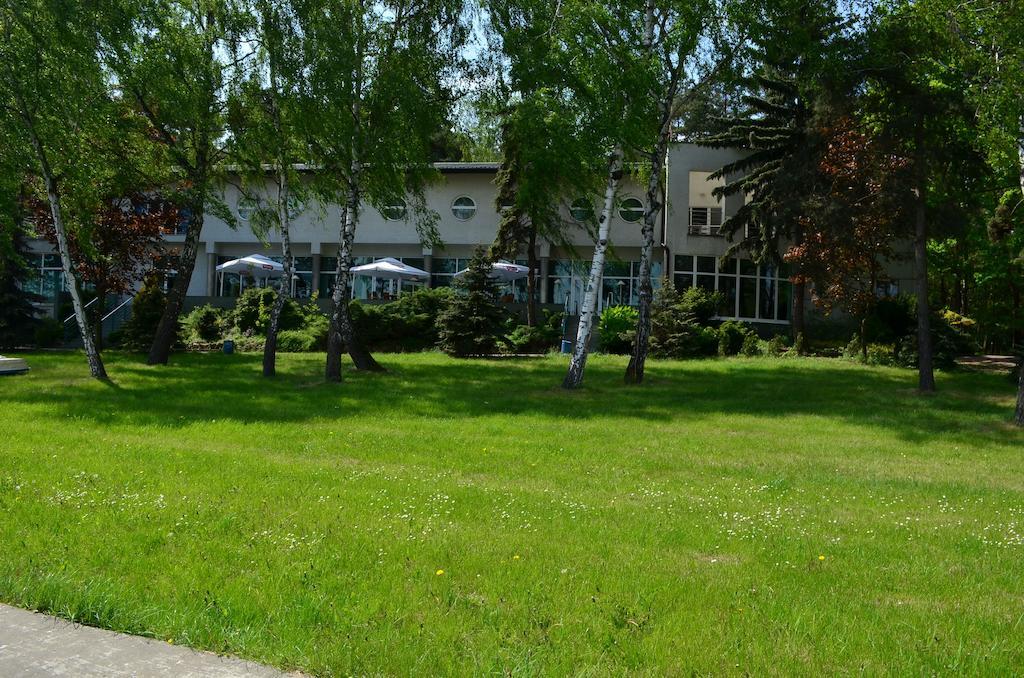 Ślesin Hotel Mikorzyn מראה חיצוני תמונה