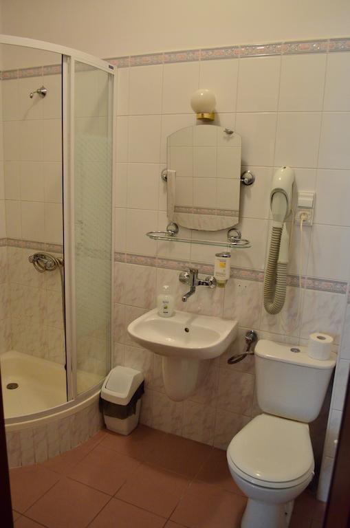 Ślesin Hotel Mikorzyn חדר תמונה